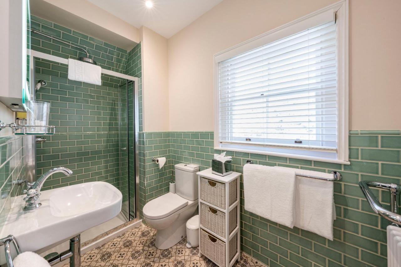 Eight Hotel Bath Exterior photo
