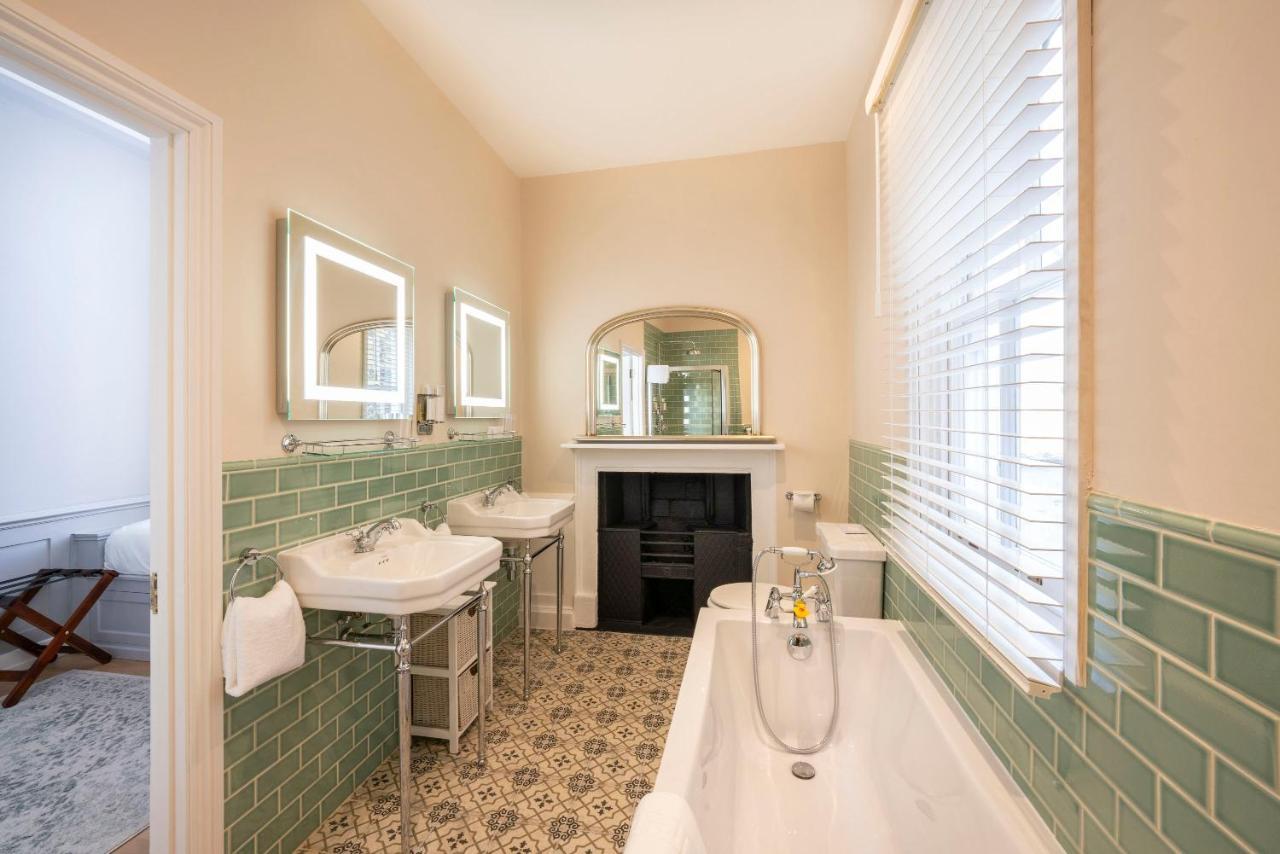 Eight Hotel Bath Exterior photo
