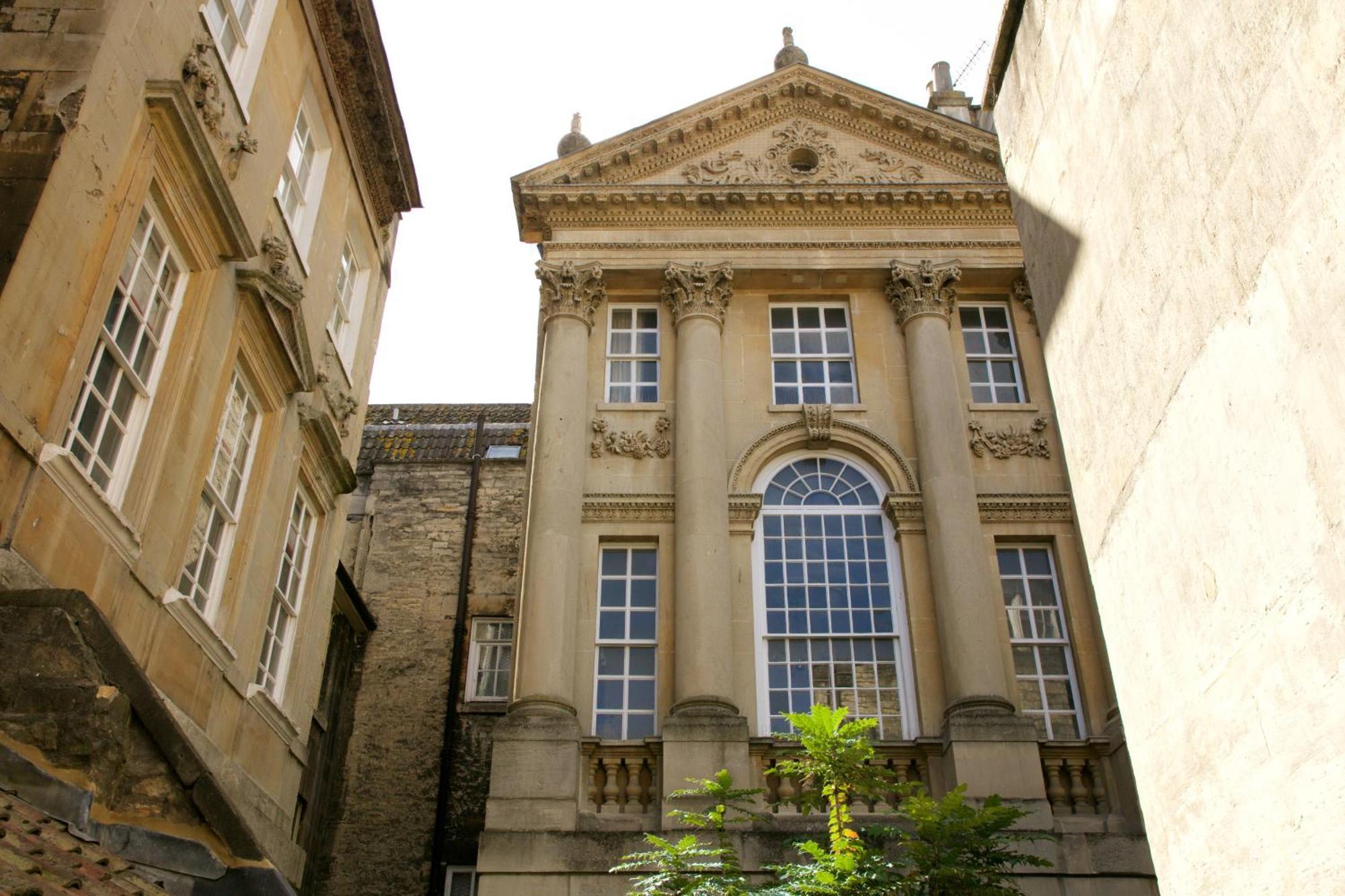 Eight Hotel Bath Exterior photo