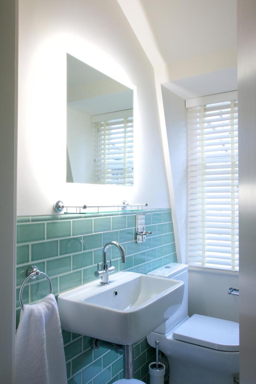 Eight Hotel Bath Exterior photo